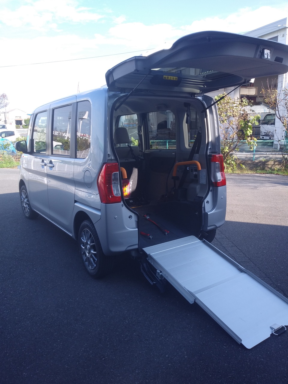 タント福祉車 うしろ